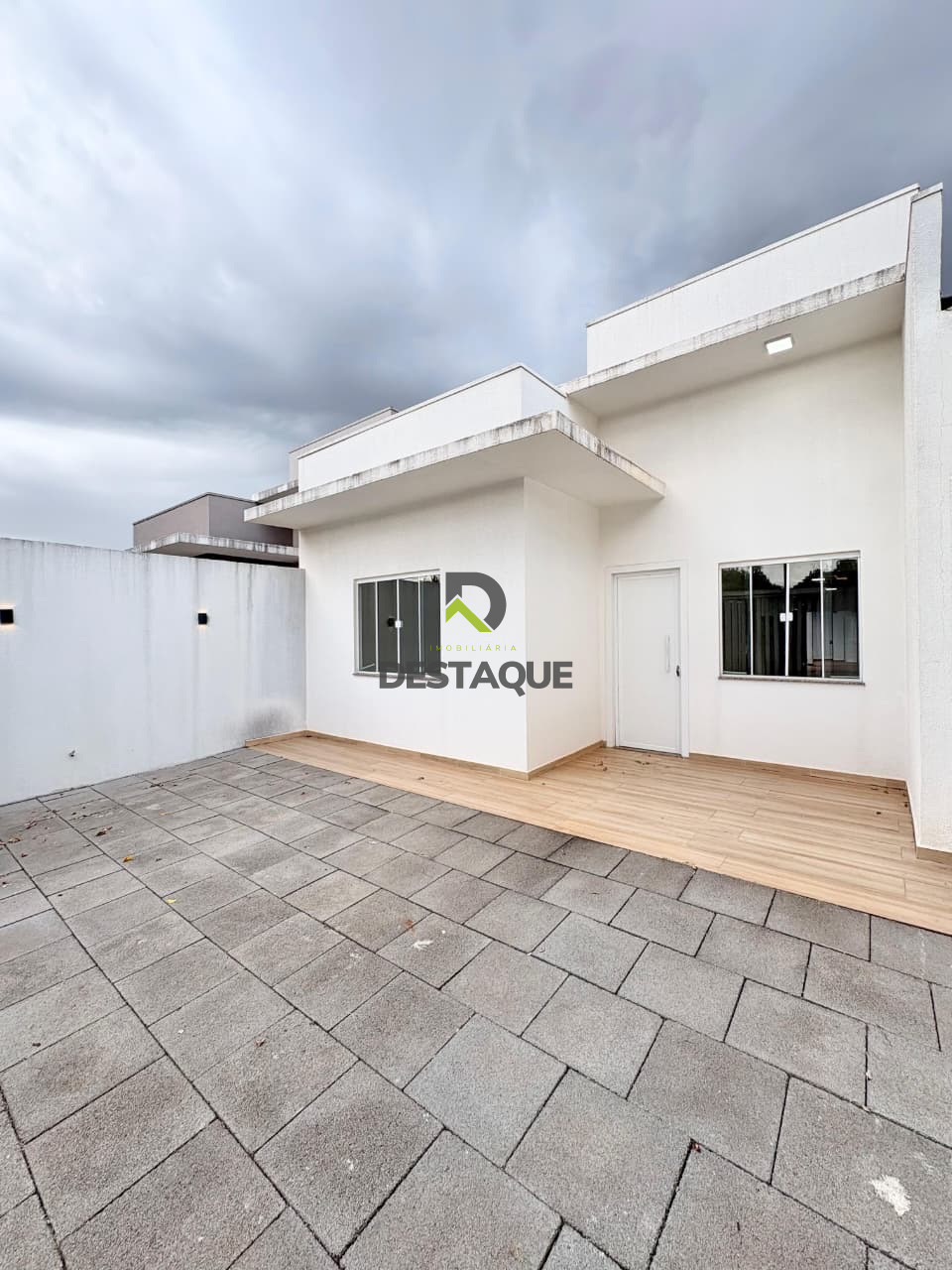 CASA PRA LOCA�AO COM SUITE E ESPA�O GOURMET NOS FUNDOS