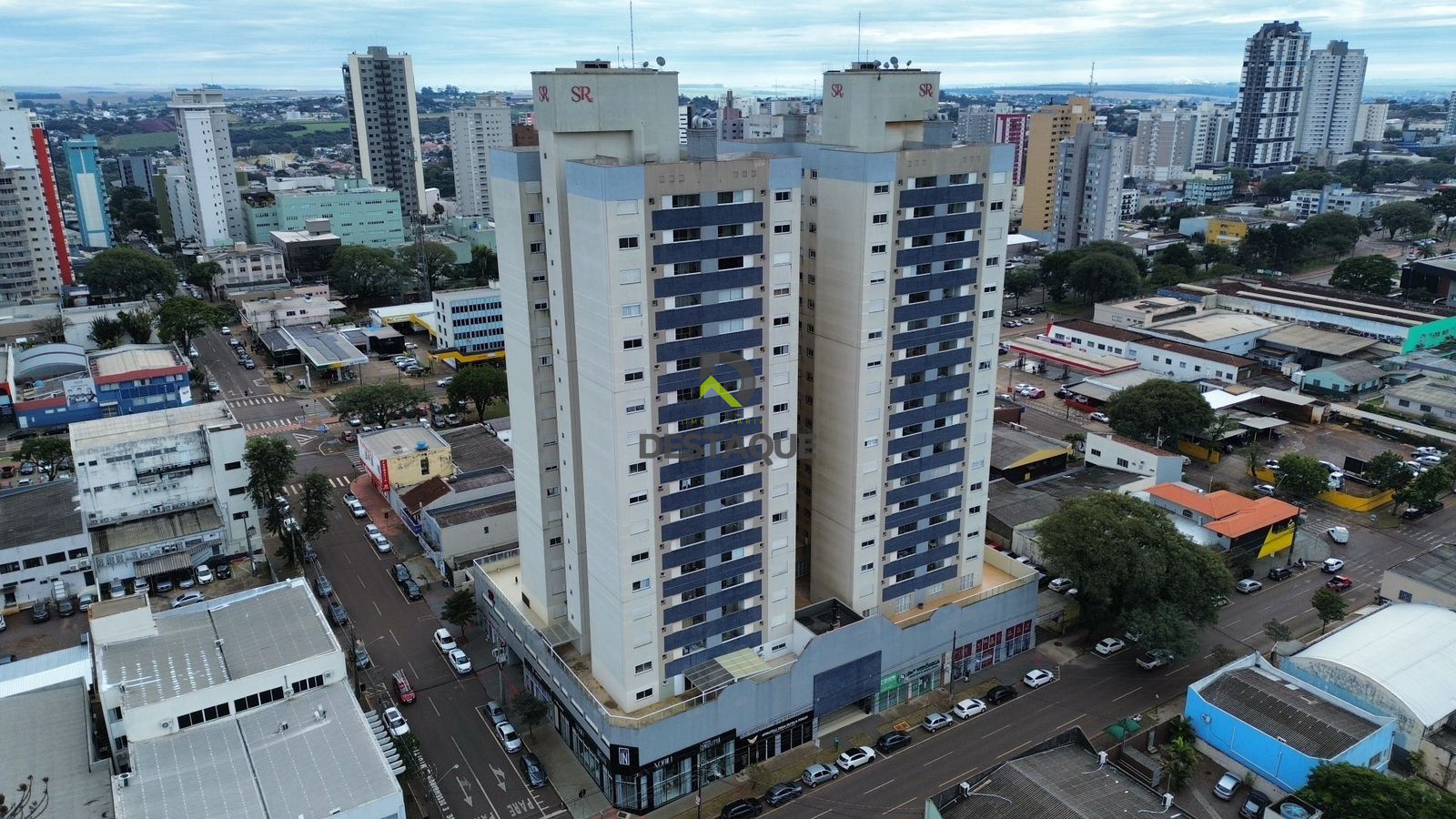 Apartamento com 1 suite e 2 quartos- Ed. Sylvio Kissula