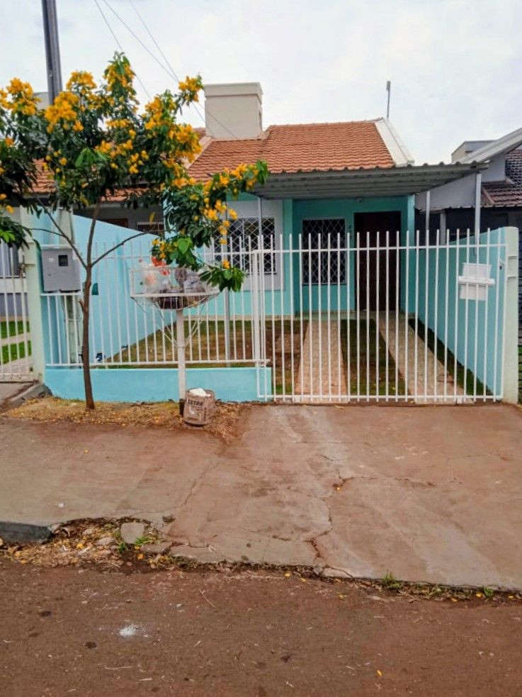 Casa com 2 quartos- Bairro Coopagro - Toledo PR