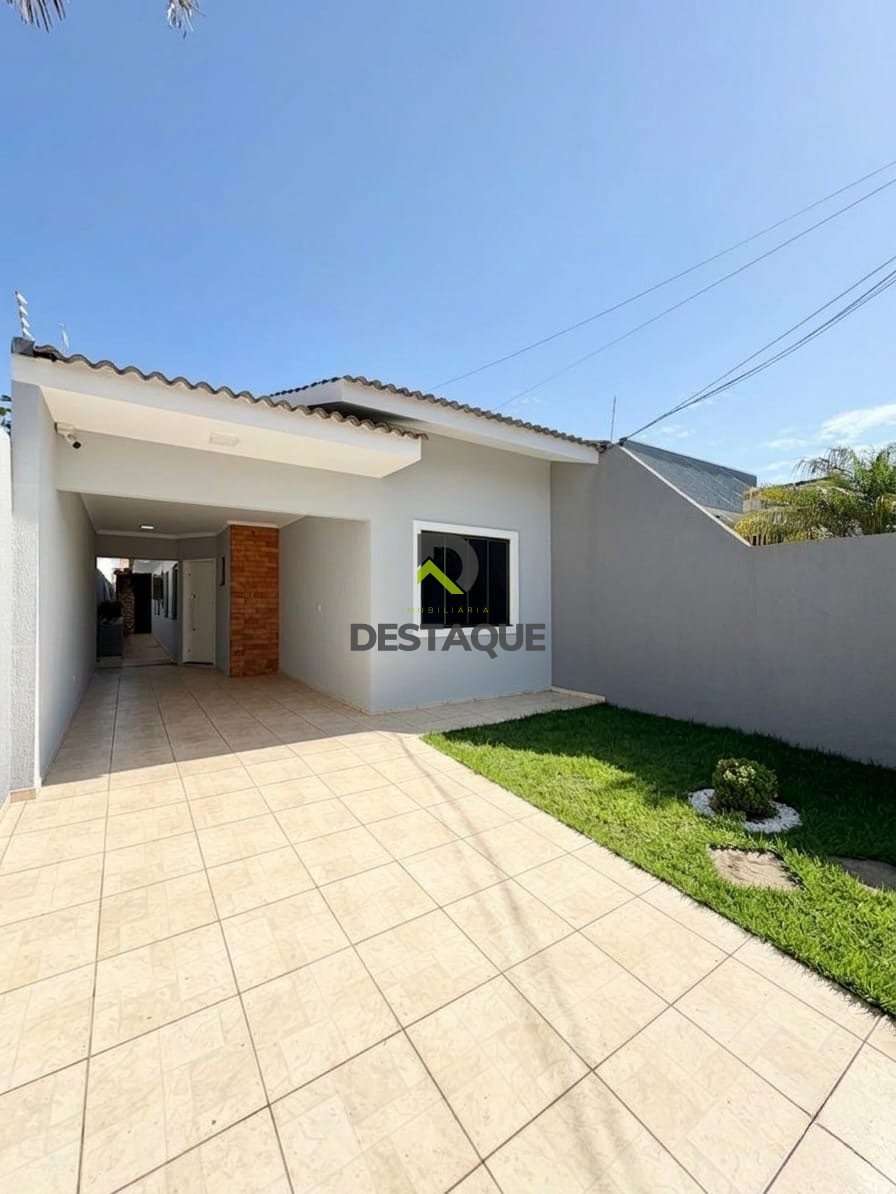 CASA NO BAIRRO ROMA COM PASSAGEM LATERAL 