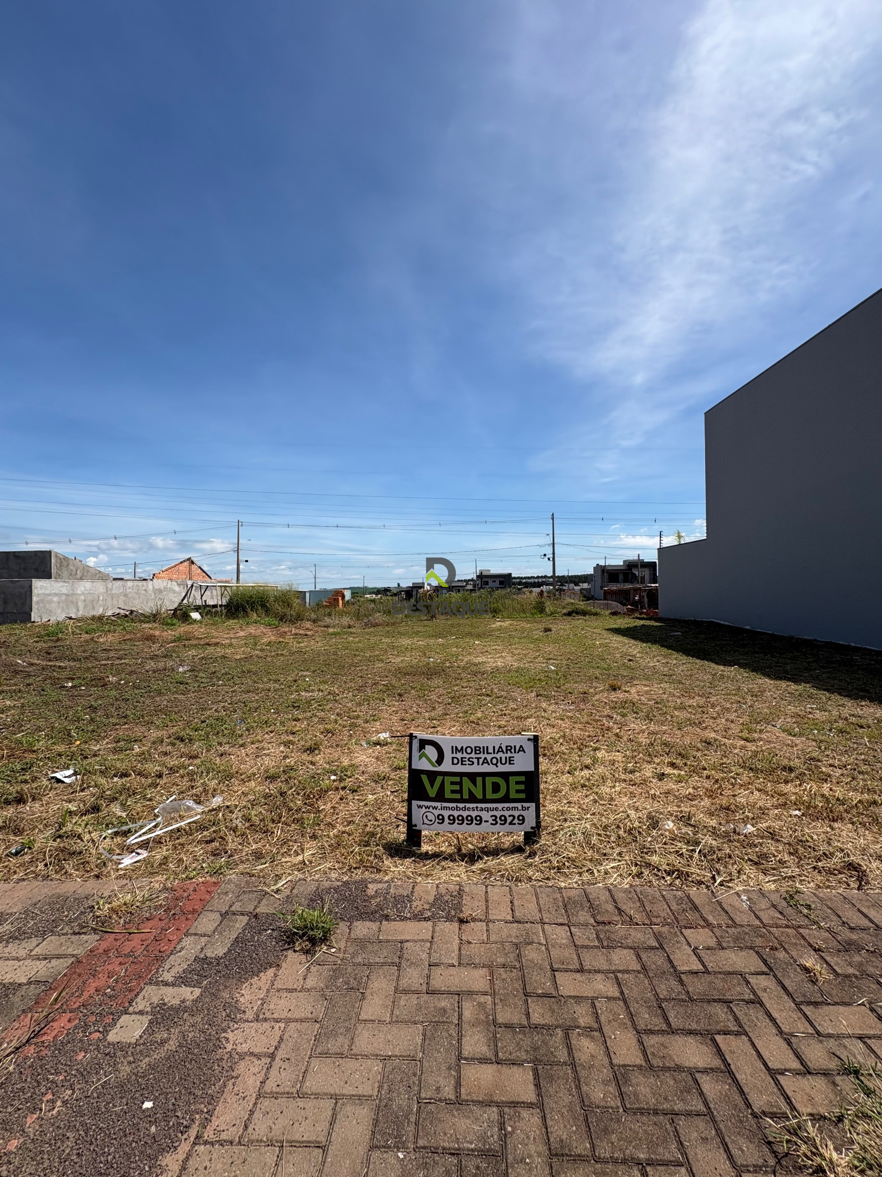 Terreno Plano com �tima Localiza��o Loteamento Colinas Tropical