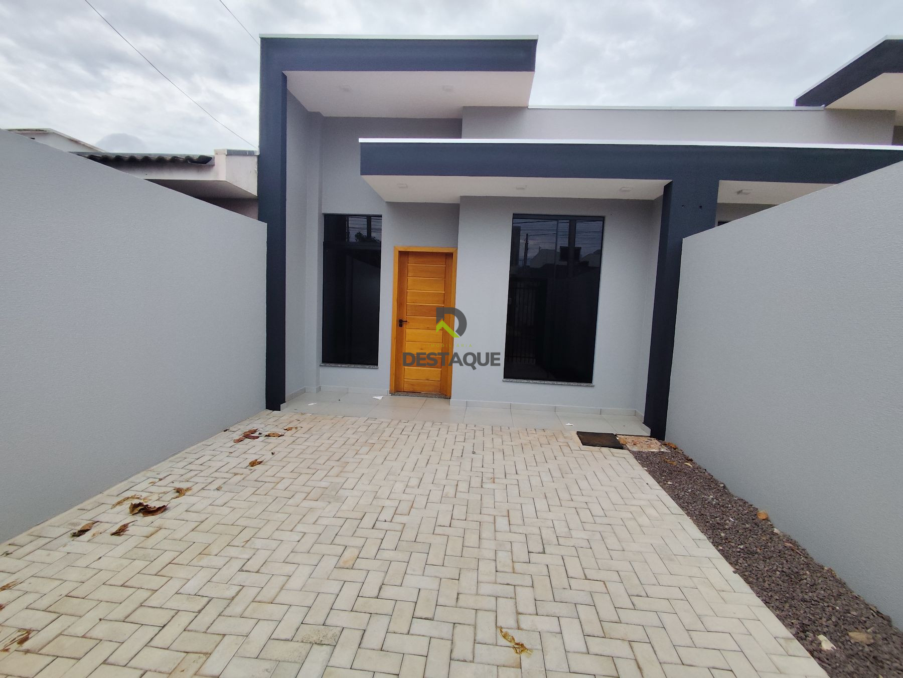 Casa com 2 dormitorios- Bairro Floresta