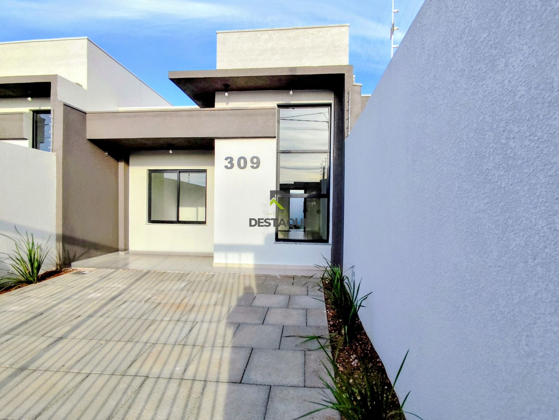 Casa com 1 suite e 1 quarto- Bairro Paraiso tropical