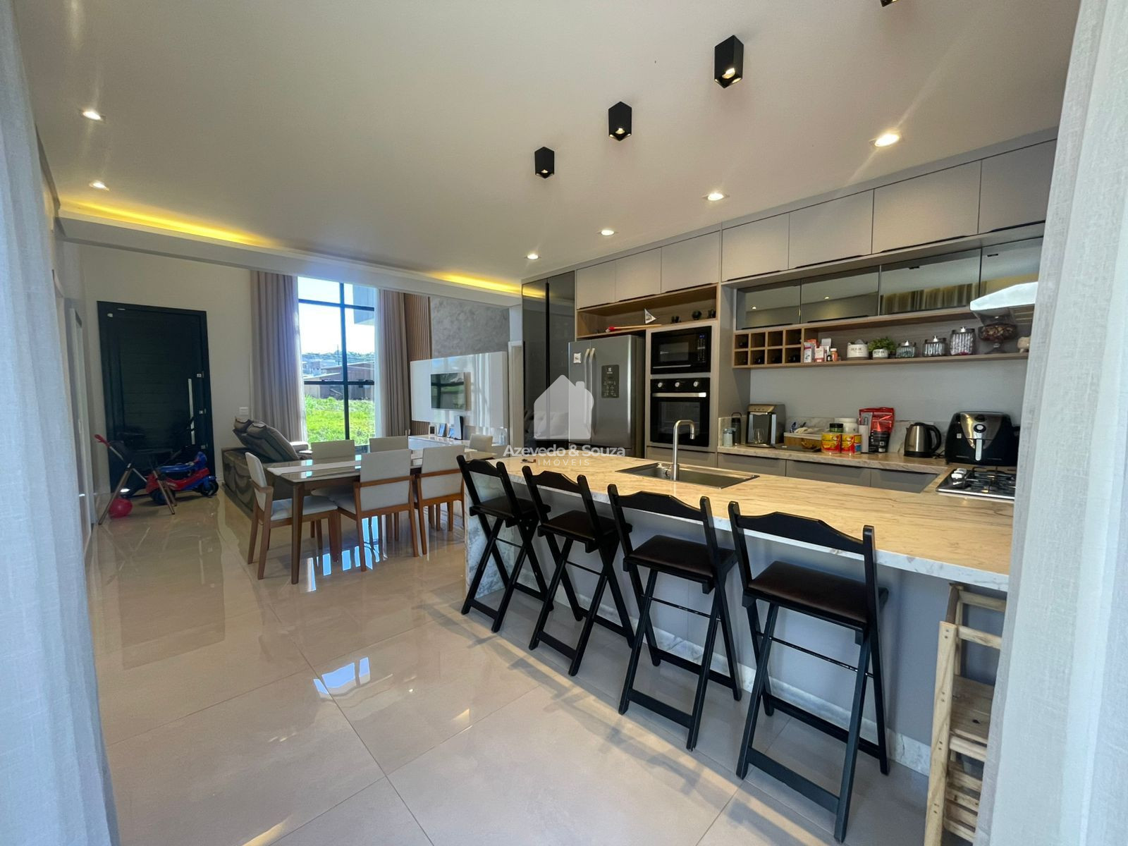 Azevedo & Souza de Imveis em Francisco Beltro/PR