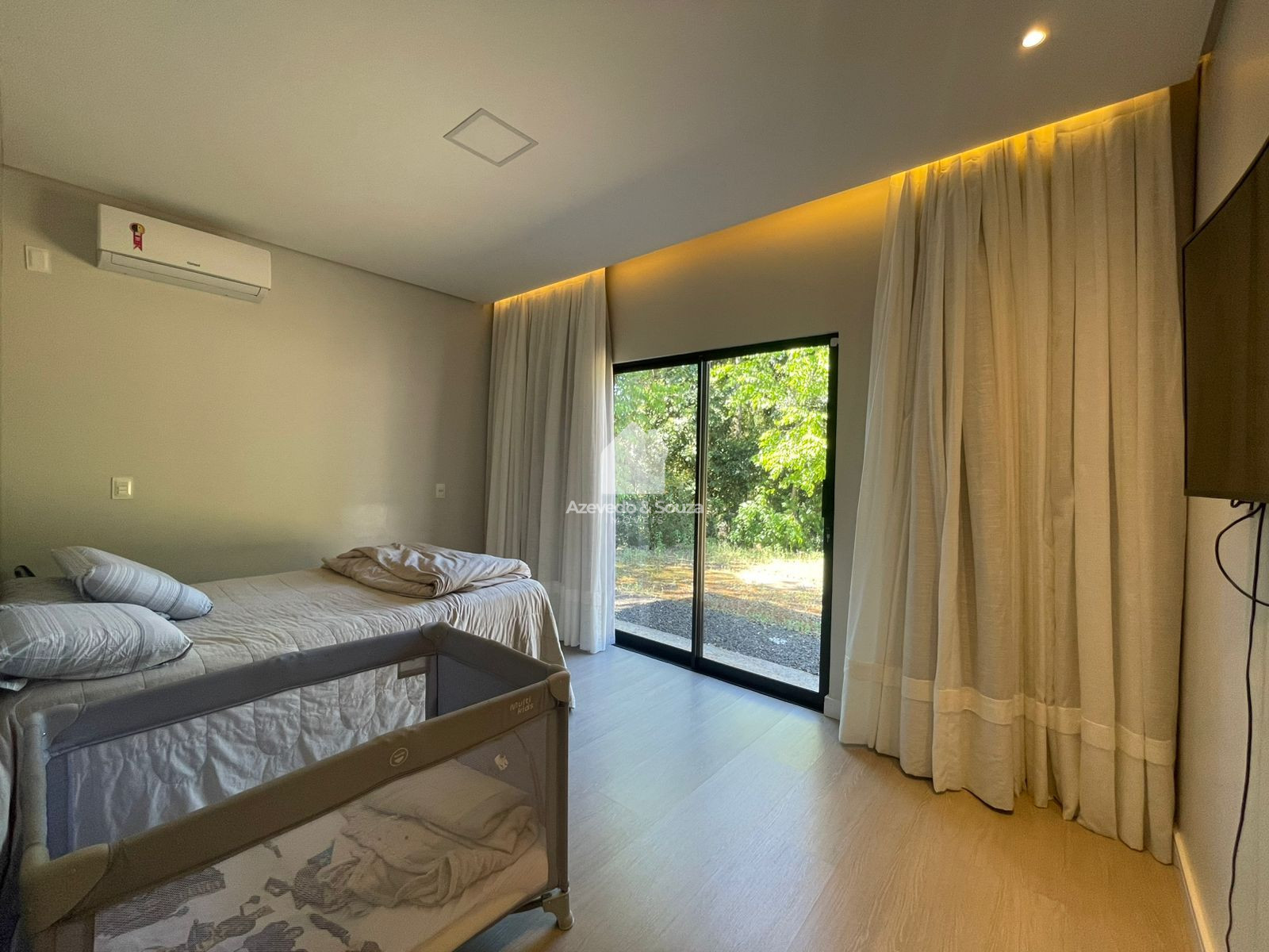 Azevedo & Souza de Imveis em Francisco Beltro/PR