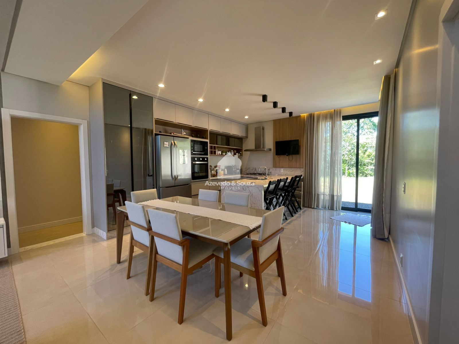 Azevedo & Souza de Imveis em Francisco Beltro/PR