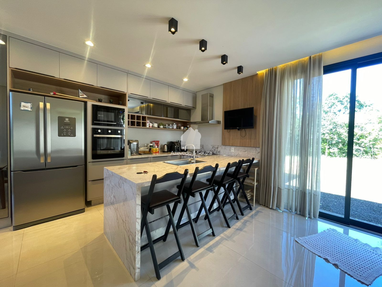 Azevedo & Souza de Imveis em Francisco Beltro/PR