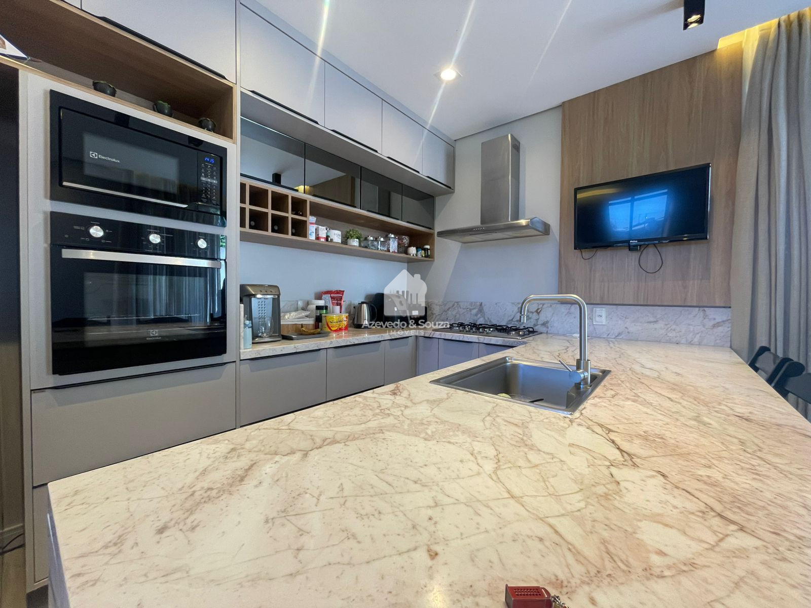 Azevedo & Souza de Imveis em Francisco Beltro/PR