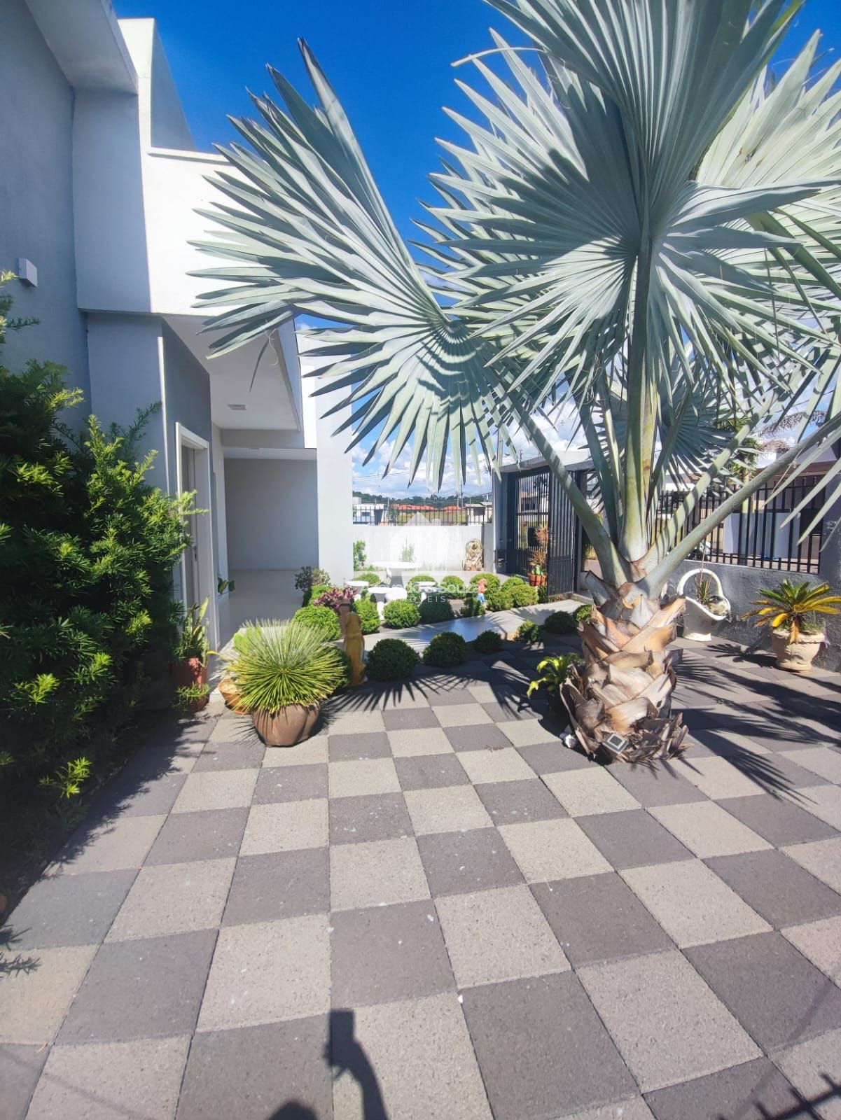 Azevedo & Souza de Im�veis em Francisco Beltr�o/PR