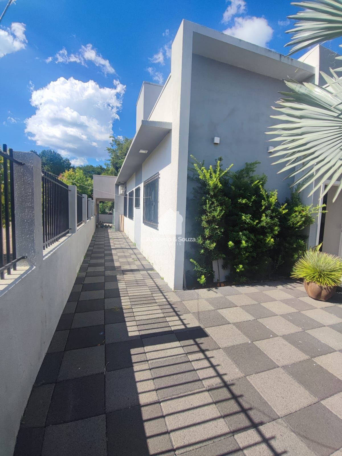 Azevedo & Souza de Im�veis em Francisco Beltr�o/PR