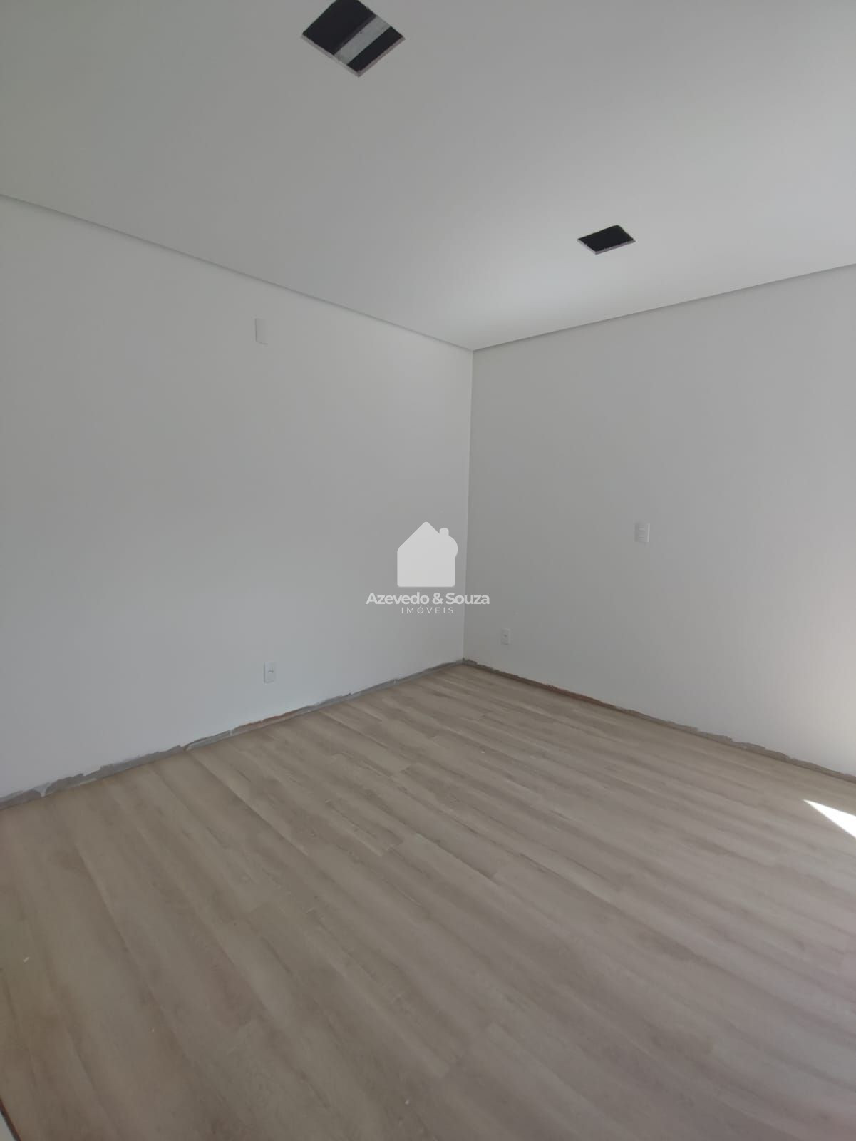 Azevedo & Souza de Im�veis em Francisco Beltr�o/PR