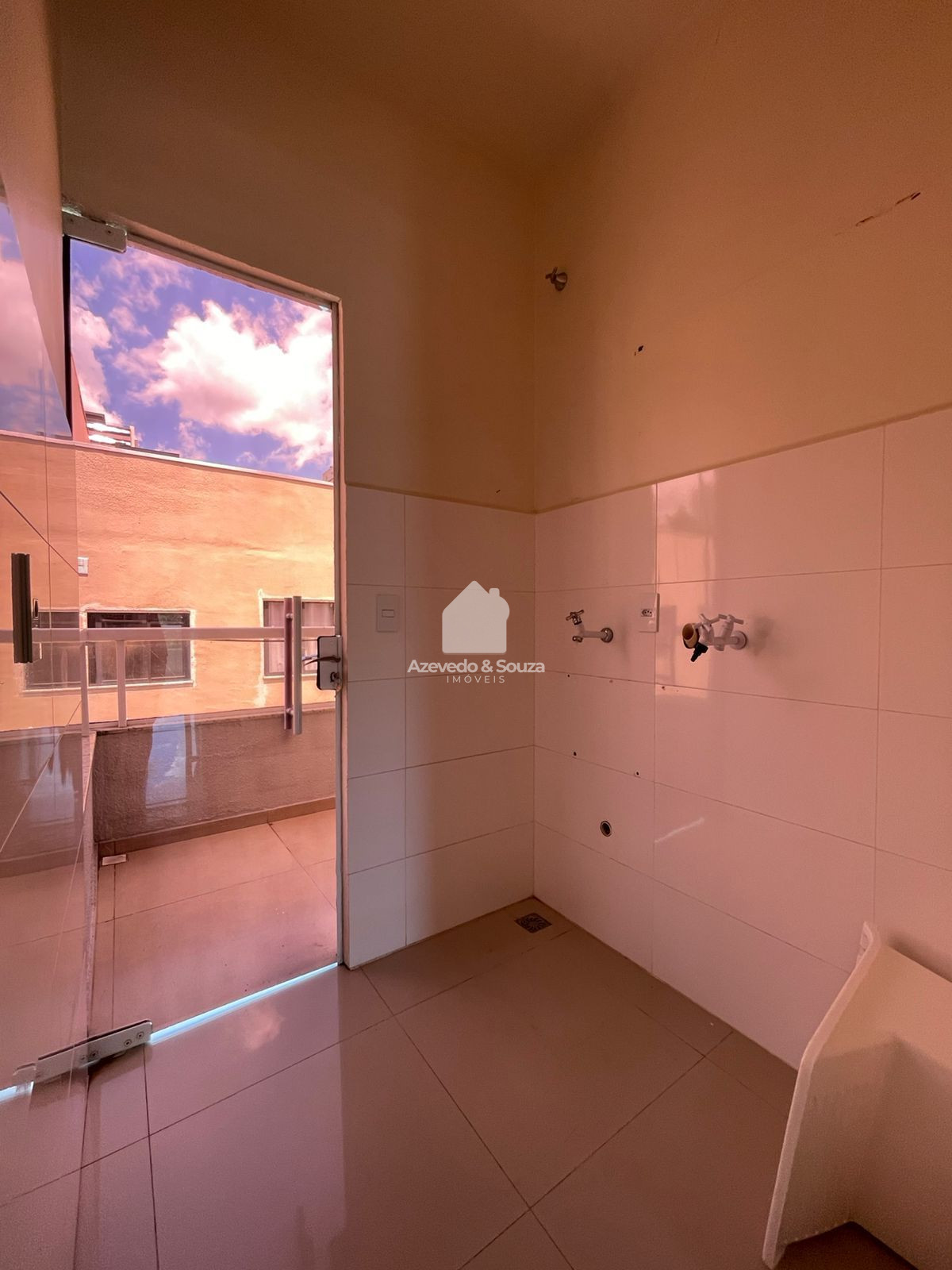 Azevedo & Souza de Im�veis em Francisco Beltr�o/PR