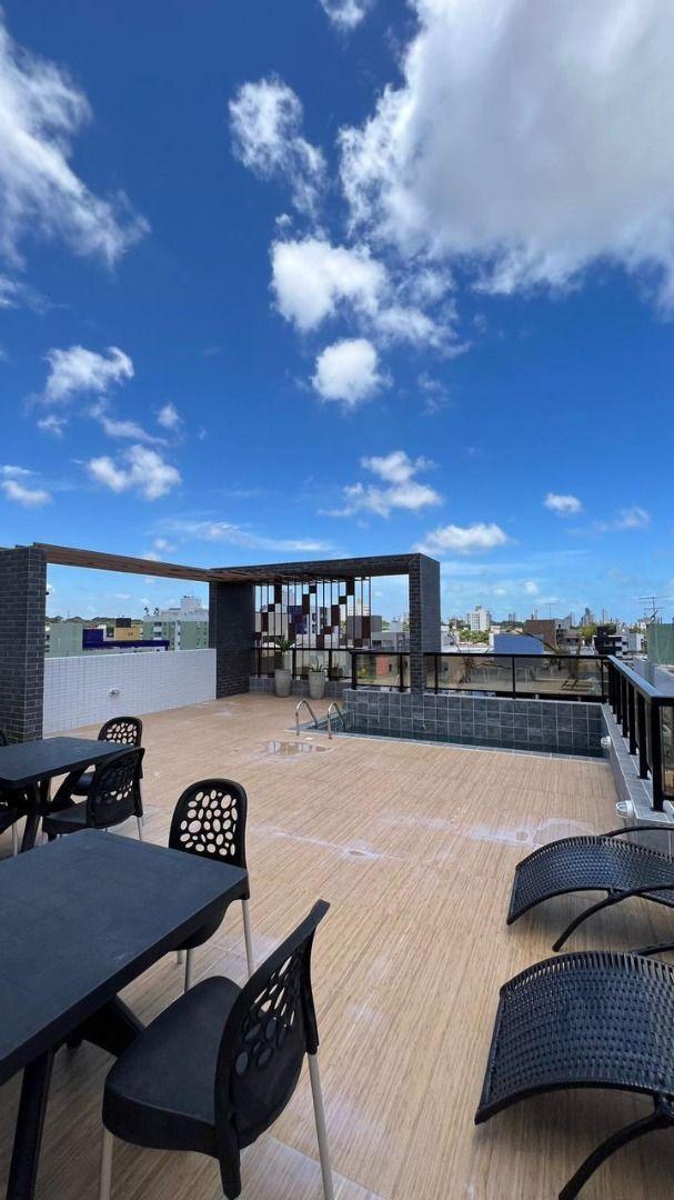 Apartamento com 02 dormitórios à venda, 67m² por R$ 399.000 - ...