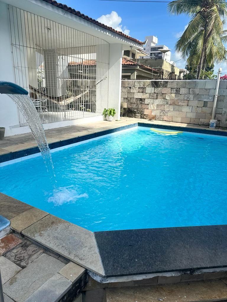 Casa com 03 dormitórios à venda, 270m² por R$ 900.000 - Manaír...