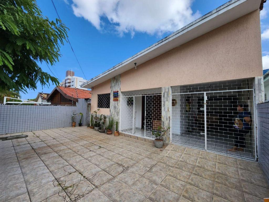 Casa com 03 dormitórios à venda, 325m² por R$ 650.000 - Expedi...