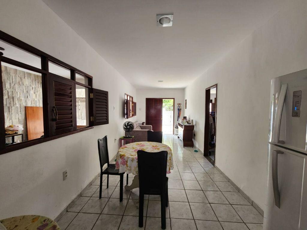 Casa com 03 dormitórios à venda, 325m² por R$ 650.000 - Expedi...