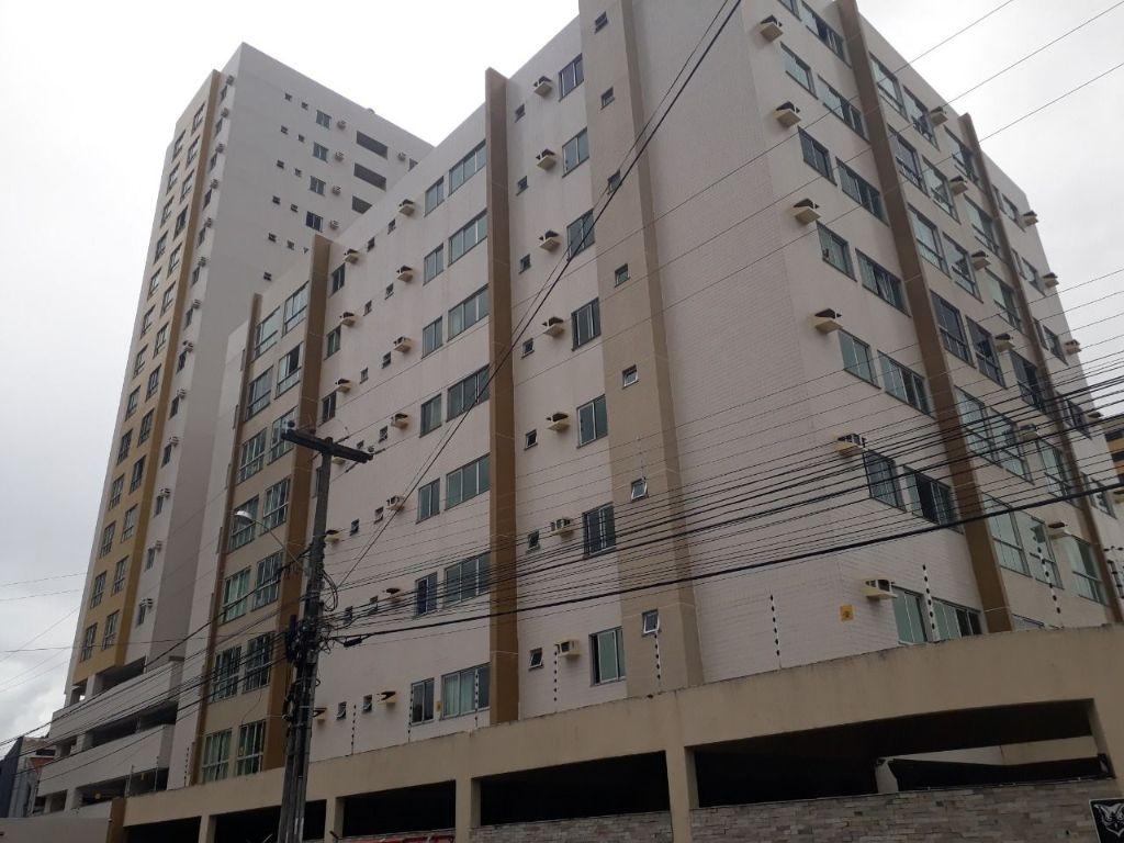 Apartamento com 02 dormitórios à venda, por R$ 350.000 - Bairr...