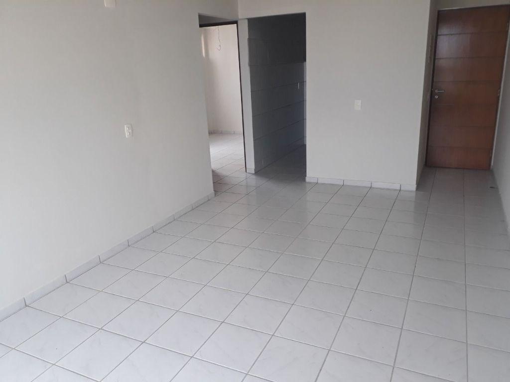 Apartamento com 02 dormitórios à venda, por R$ 350.000 - Bairr...