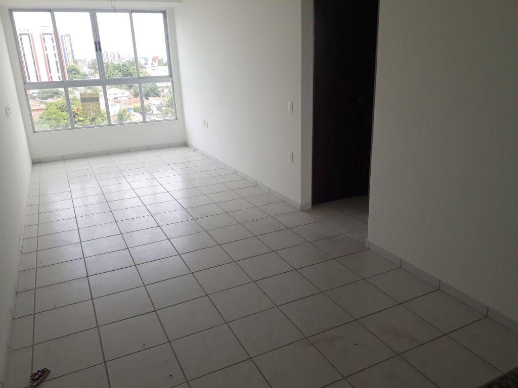 Apartamento com 02 dormitórios à venda, por R$ 350.000 - Bairr...