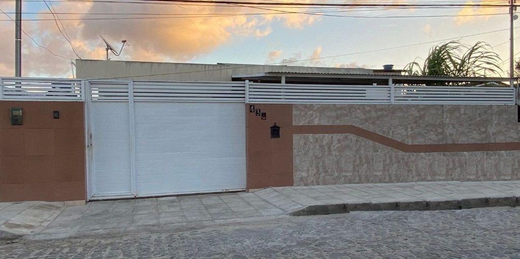 Casa com 3 dormitórios à venda, 175 m² por R$ 530.000,00 - Ern...