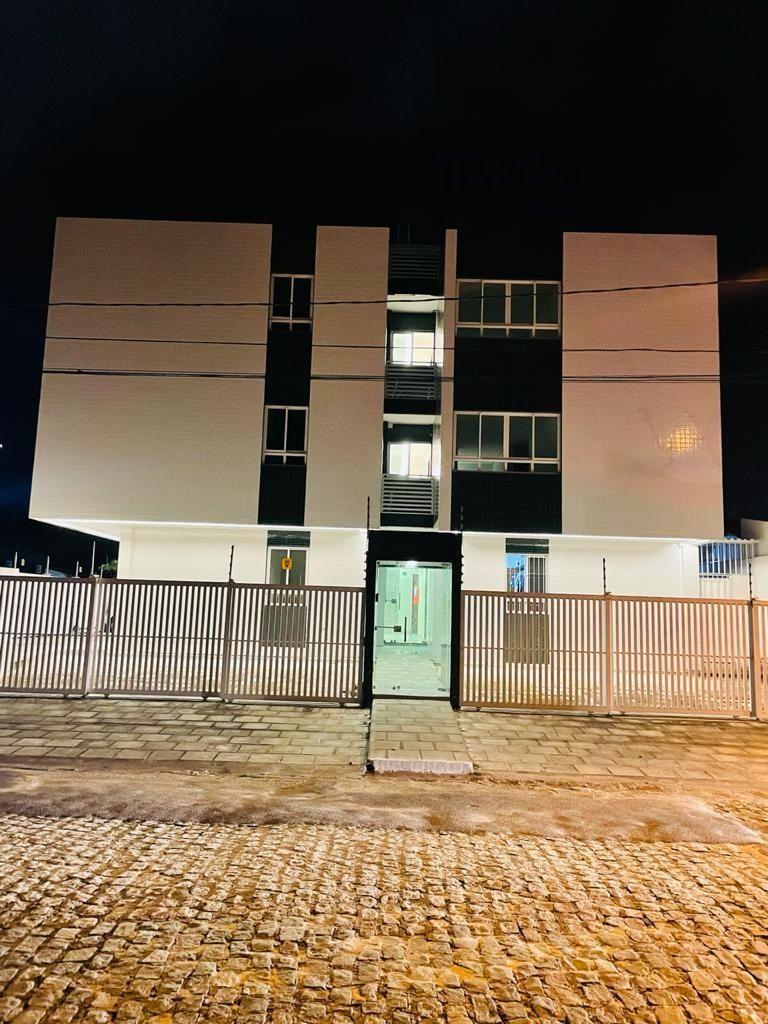 Apartamento com 02 dormitórios à venda por R$ 260.000 - Castel...