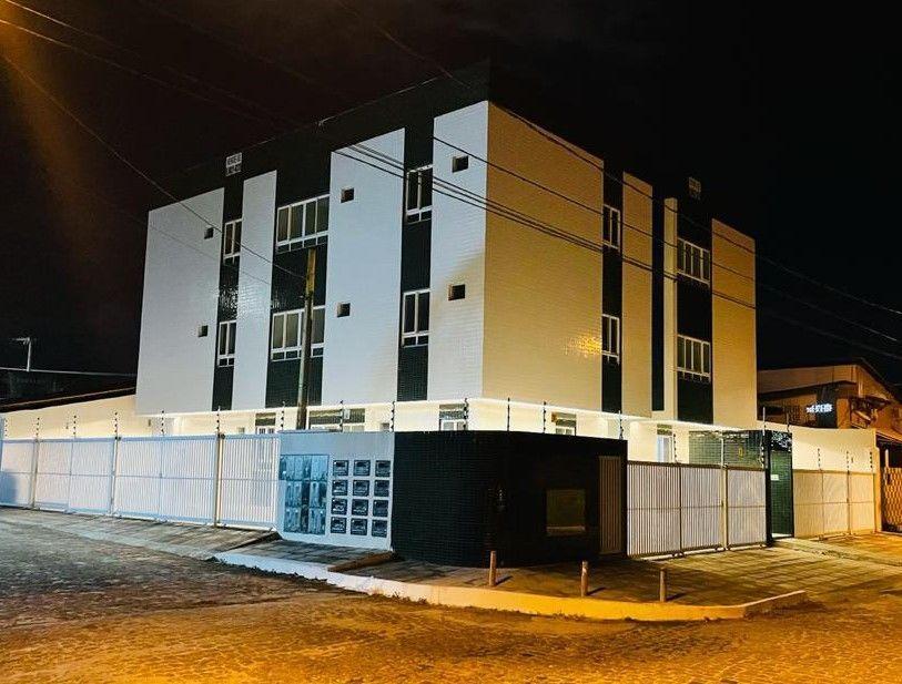 Apartamento com 02 dormitórios à venda por R$ 260.000 - Castel...
