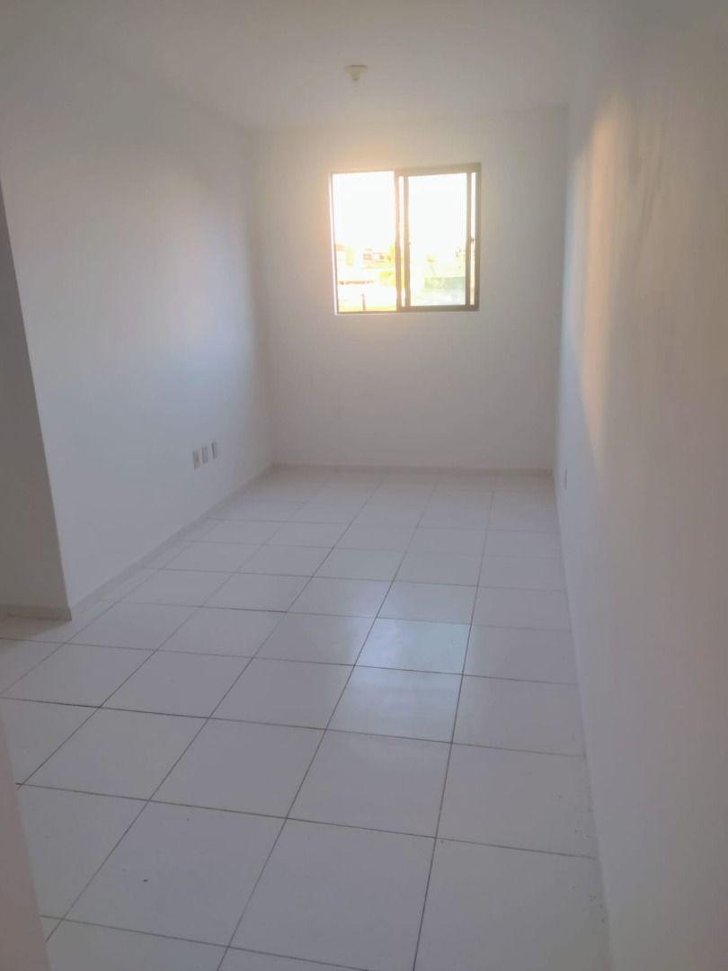 Apartamento com 02 dormitórios à venda por R$ 240.000 - Cd. Un...
