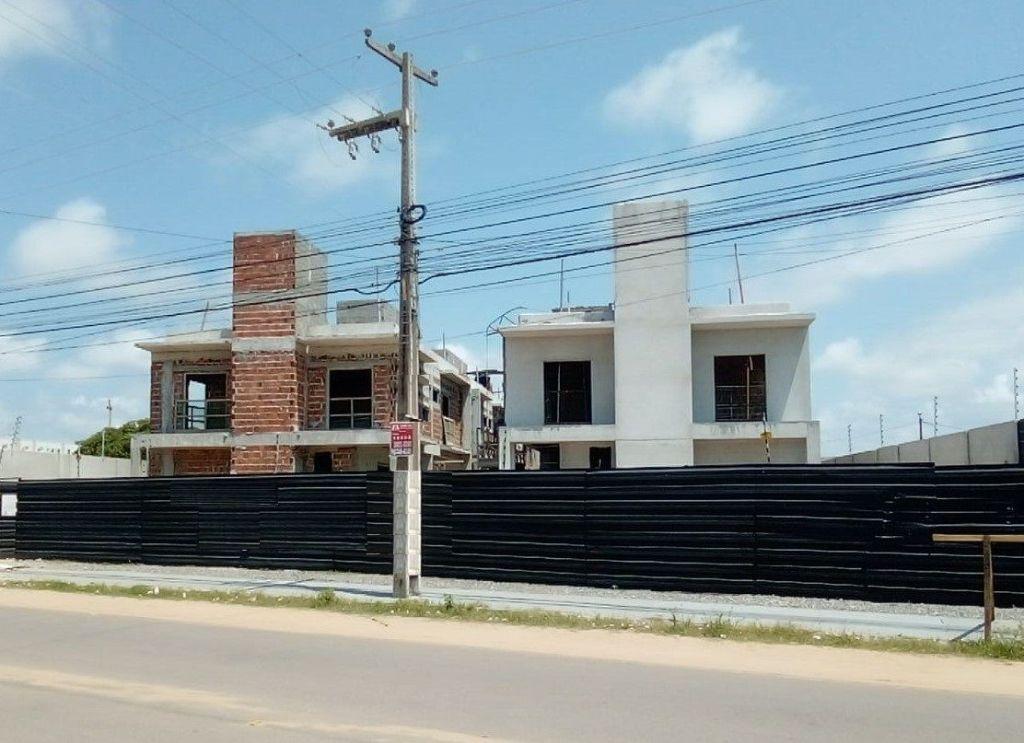 Casa com 03 dormitórios à venda, 99m² por R$ 999.000 - Ponta d...