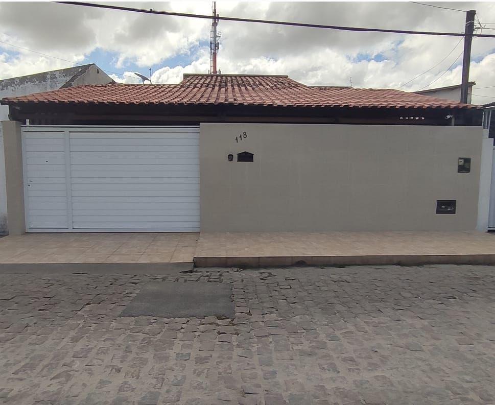 Casa com 3 dormitórios à venda por R$ 550.000 - Mangabeira - J...