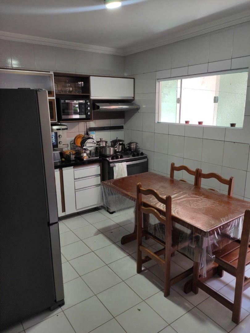Casa com 3 dormitórios à venda por R$ 550.000 - Mangabeira - J...