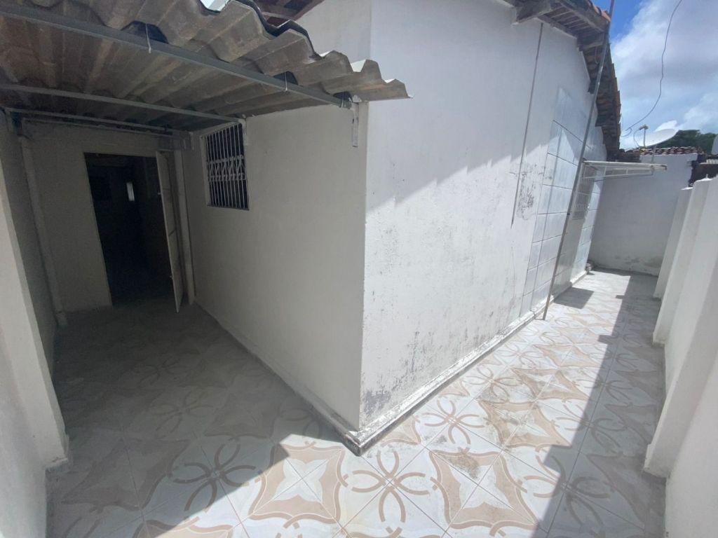 Casa com 03 dormitórios à venda,100m² por R$ 350.000 - Ernesto...