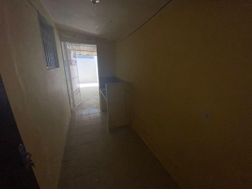 Casa com 03 dormitórios à venda,100m² por R$ 350.000 - Ernesto...