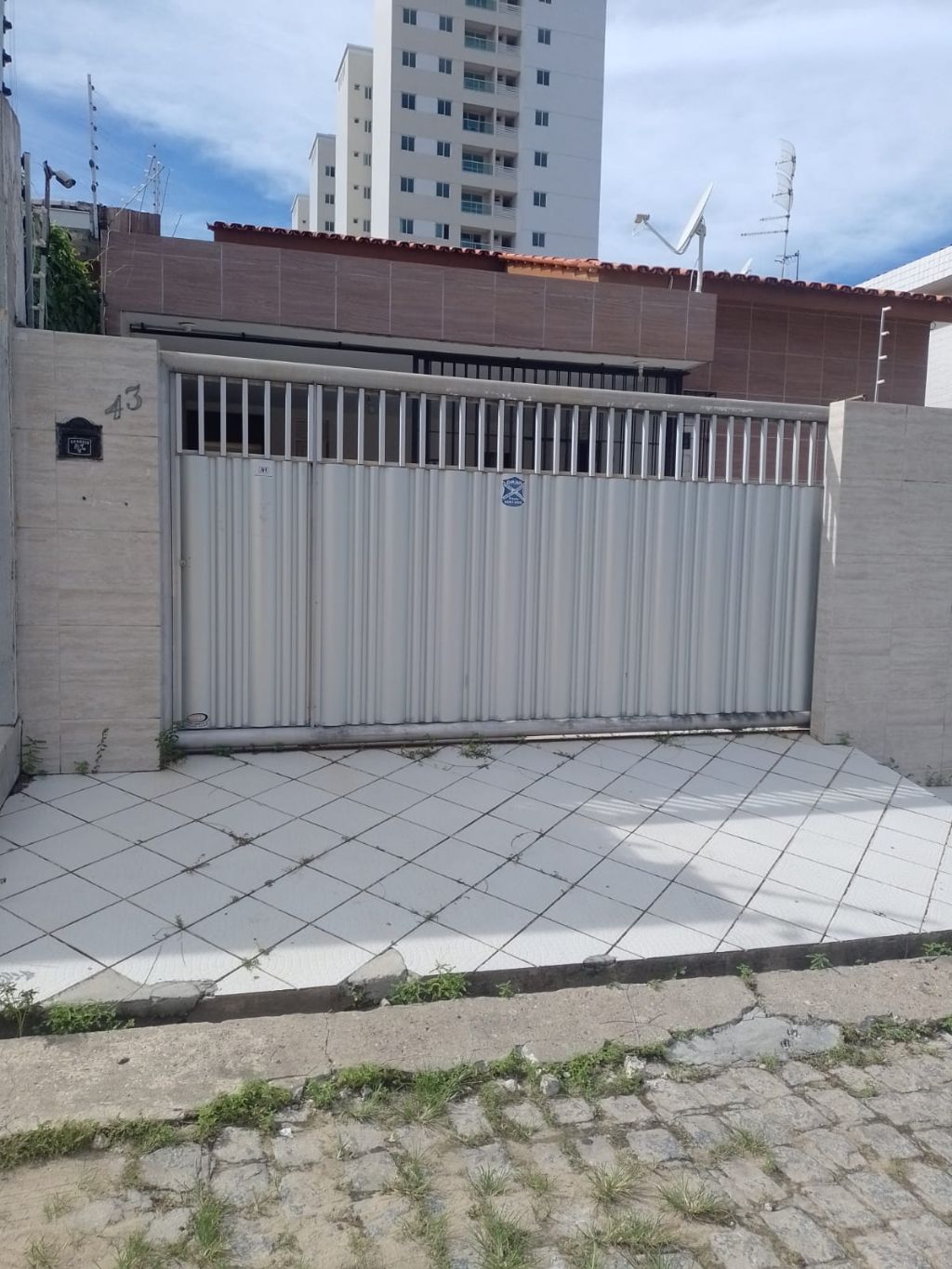 Casa com 3 dormitórios à venda por R$ 680.000 - Bancários - Jo...