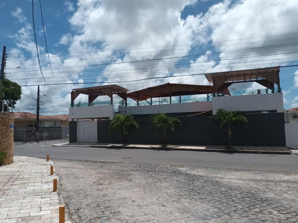 Casa com 03 dormitórios à venda, 112m² por R$ 685.000 - Água F...