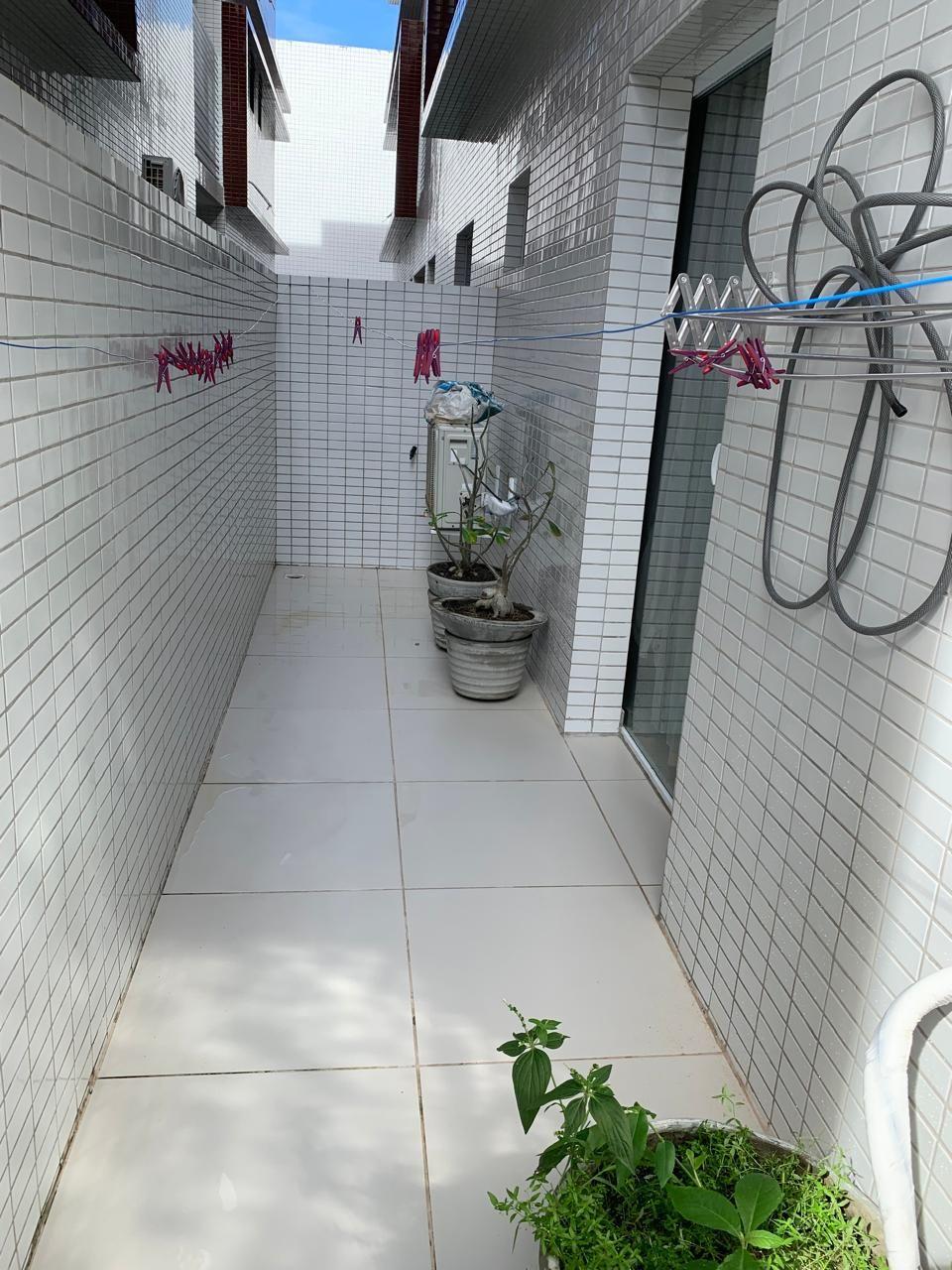 Apartamento com 02 dormitórios à venda por R$ 320.000 - Cd. Un...