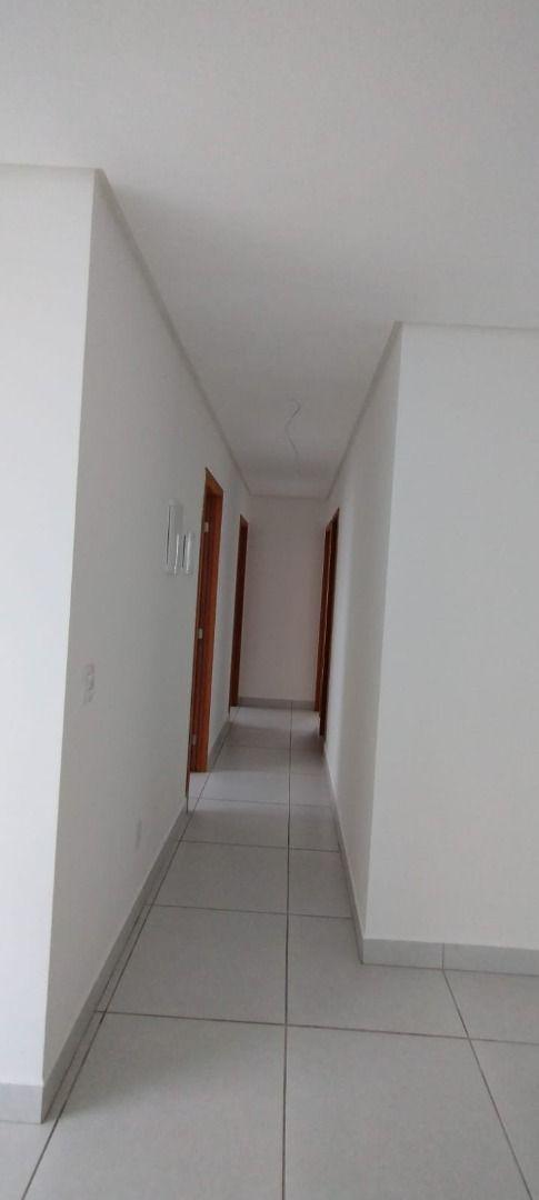 Apartamento com 03 dormitórios à venda por R$ 550.000 - Cd. Un...