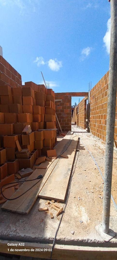 Apartamento com 02 dormitórios à venda por R$ 350.000 - Cd. Un...