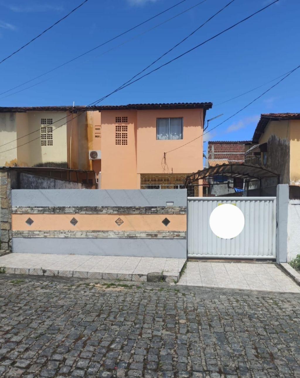 Casa com 3 dormitórios à venda por R$ 300.000 - Mangabeira - J...