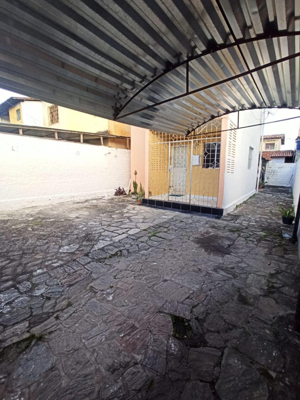 Casa com 3 dormitórios à venda por R$ 300.000 - Mangabeira - J...