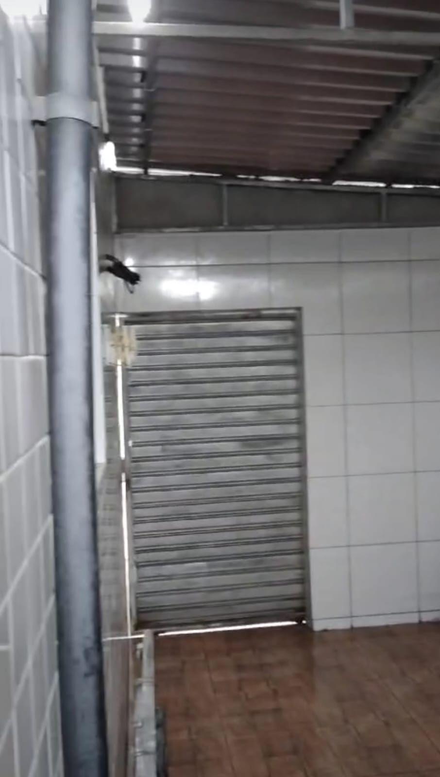 Apartamento com 03 dormitórios à venda por R$ 340.000 - Cd. Un...