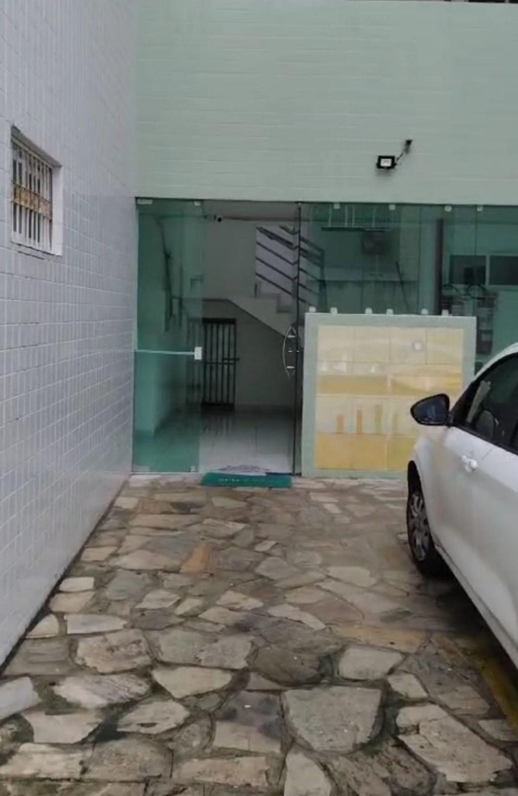 Apartamento com 03 dormitórios à venda por R$ 340.000 - Cd. Un...