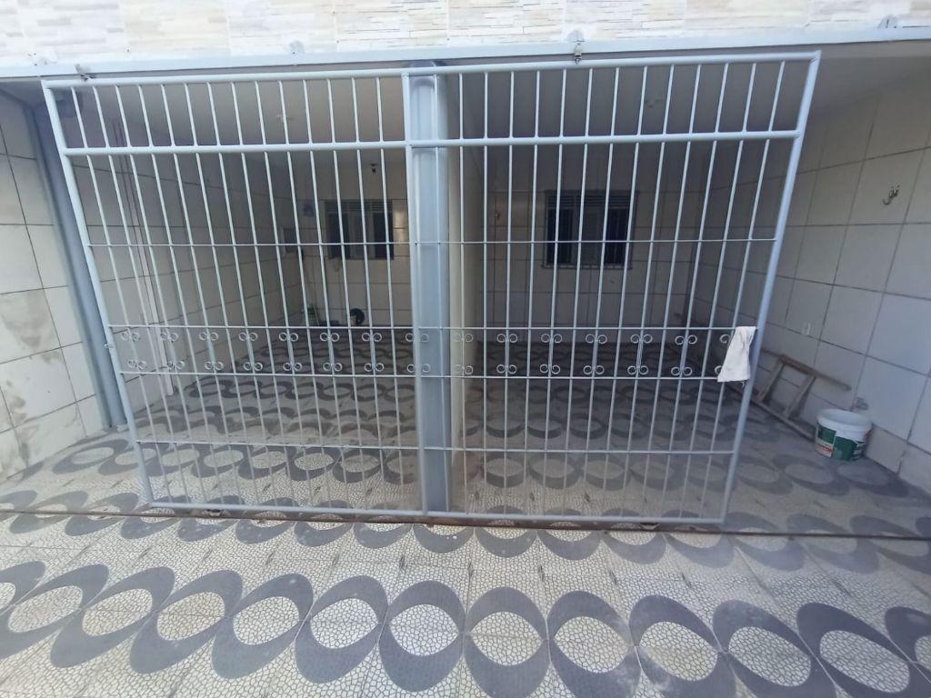 Casa com 04 dormitórios à venda, 120m² por R$ 350.000 - Cd. Un...