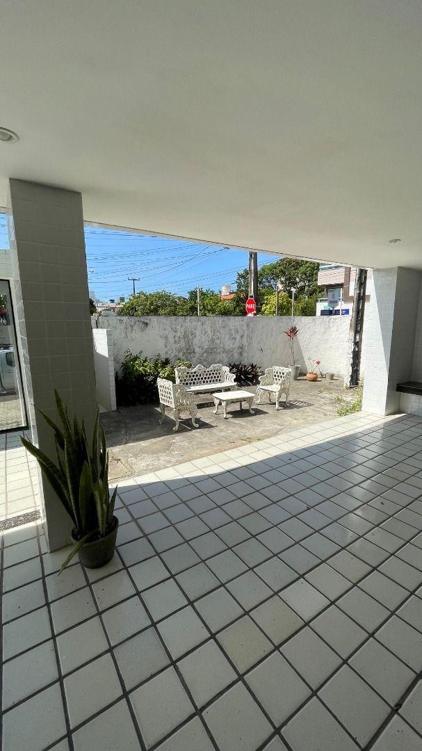 Apartamento com 3 dormitórios à venda por R$ 500.000 - Bessa -...