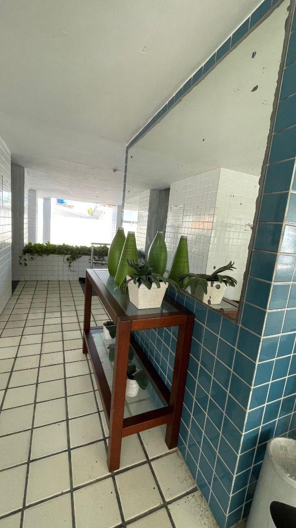 Apartamento com 3 dormitórios à venda por R$ 500.000 - Bessa -...