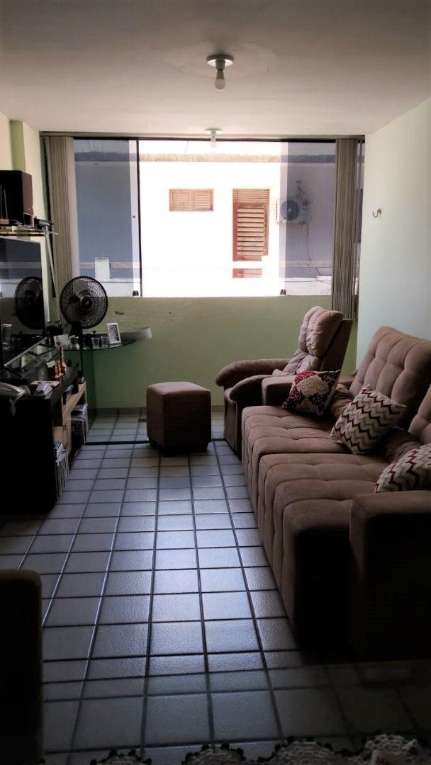 Apartamento com 02 dormitórios à venda, 71m² por R$ 350.000 - ...