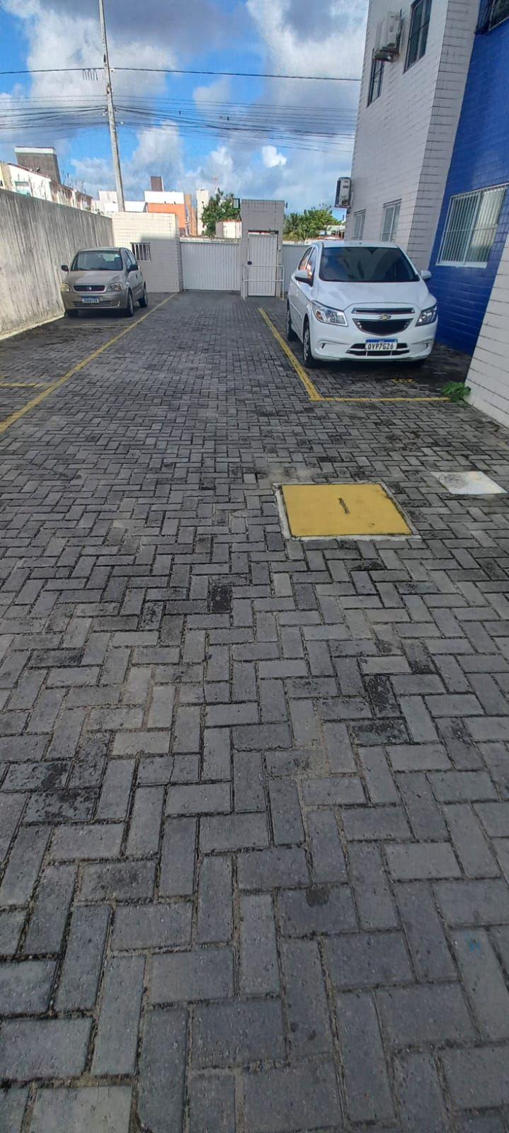 Apartamento com 2 dormitórios à venda por R$ 140.000 - Planalt...