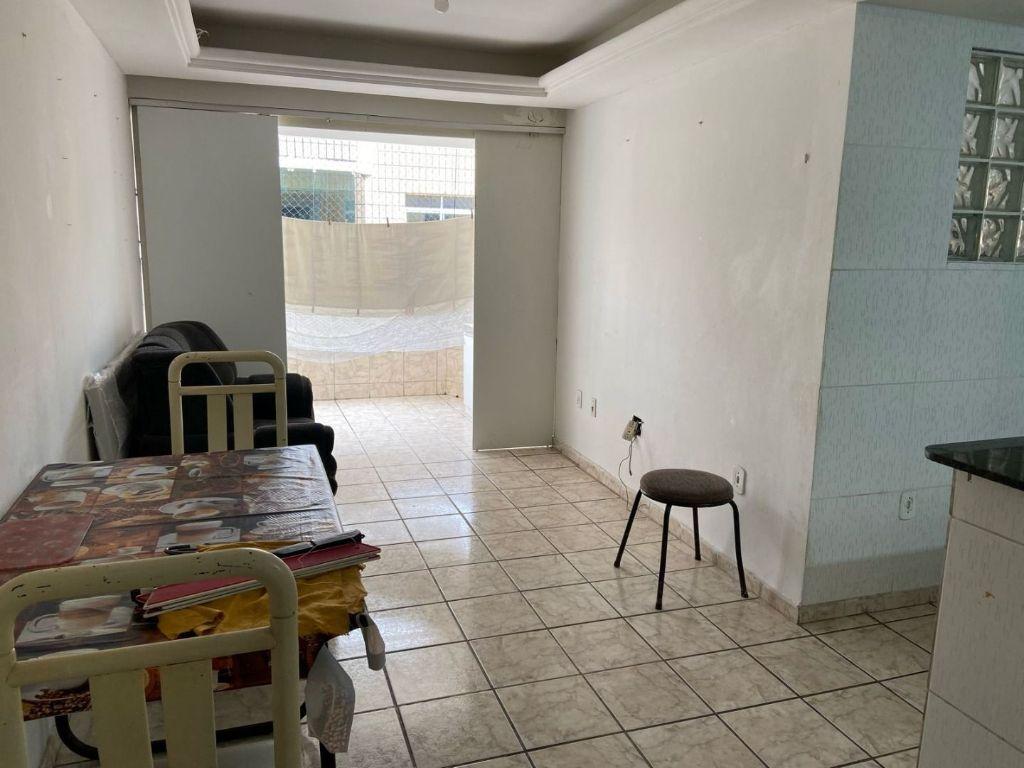 Apartamento com 3 dormitórios à venda, 91 m² por R$ 300.000 - ...
