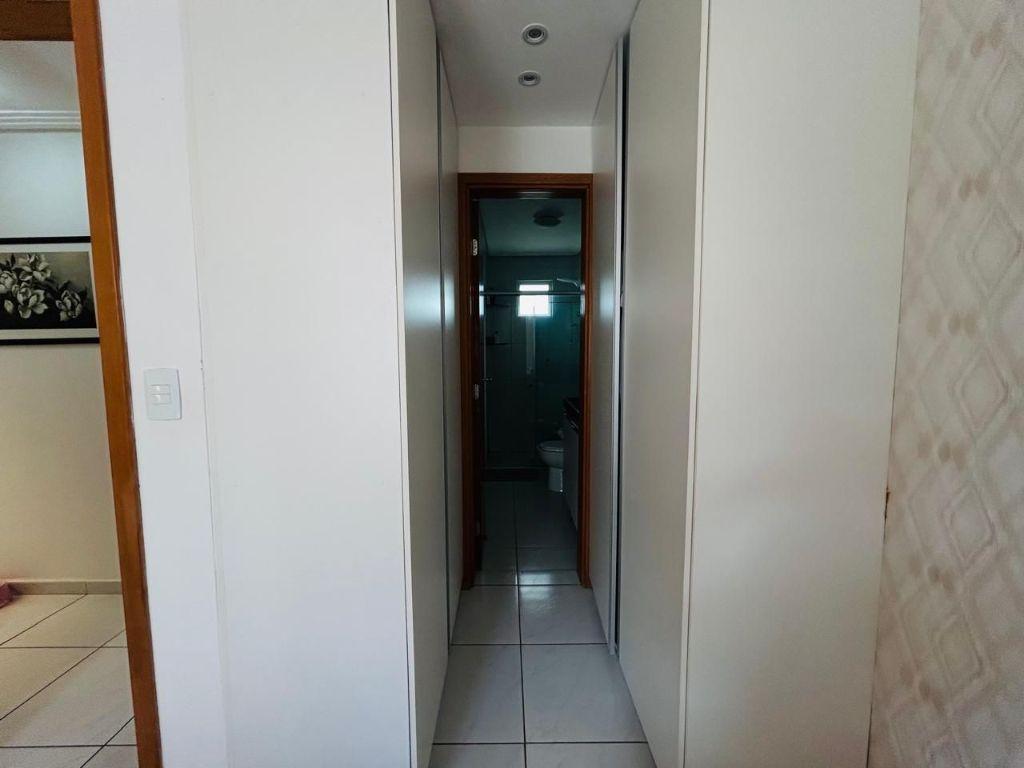 Apartamento com 02 dormitórios à venda por R$ 330.000 - Aerocl...