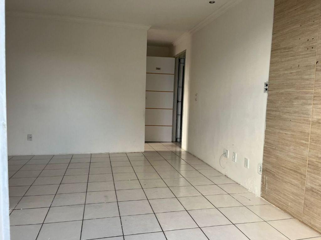 Apartamento com 02 dormitórios à venda, 50m² por R$ 170.000 - ...
