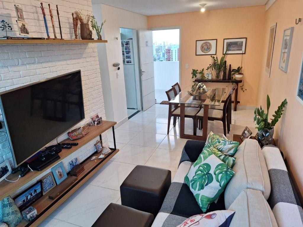 Apartamento com 03 dormitórios à venda, 73m² por R$ 720.000- J...